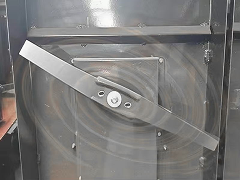 جزازة العشب جزازة العشب