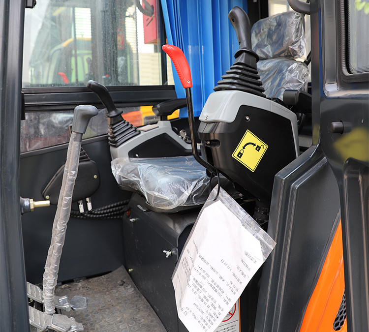 Excavatrice 2,5 T Excavatrice 2,5 T