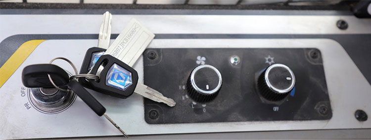 Compact Skid Steer Loader Compact Skid Steer Loader