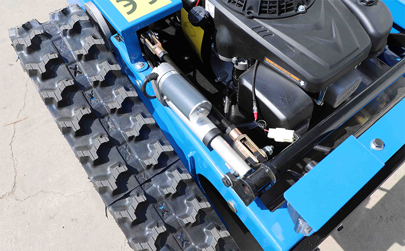 Kendi Kendine Hareket Eden Çim Biçme Makinesi.jpg Kendi Kendine Hareket Eden Çim Biçme Makinesi.jpg